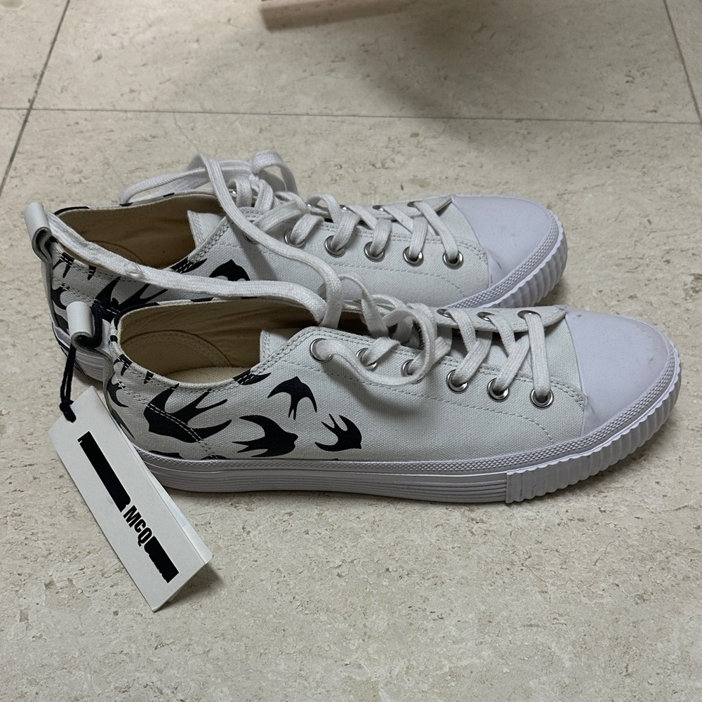 McQ Alexander McQueen Swallow Swarm Vulc Low-Top Sneakers
